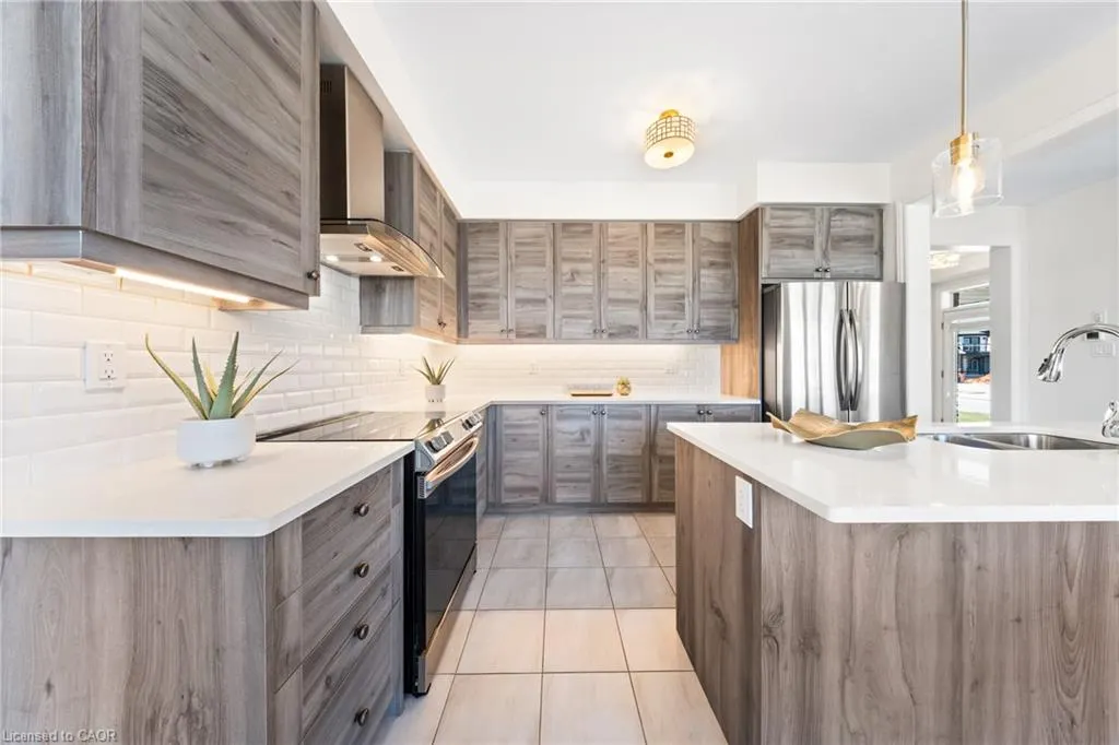 1 Bee Crescent