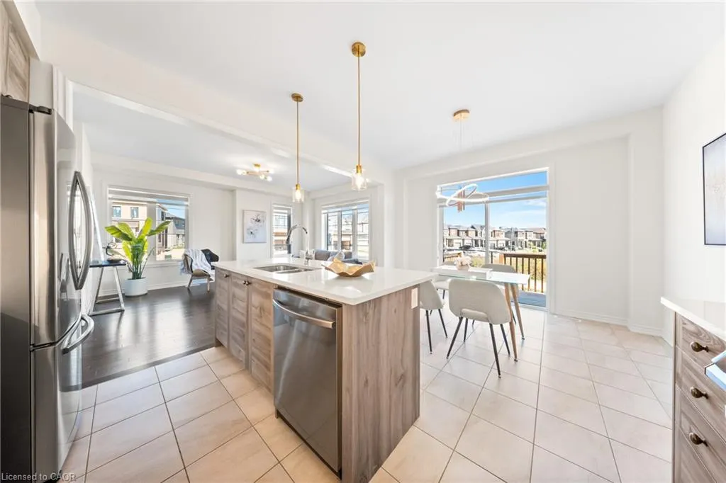 1 Bee Crescent