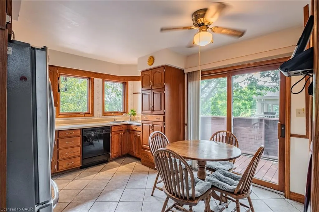 38 Sunninghill Dr