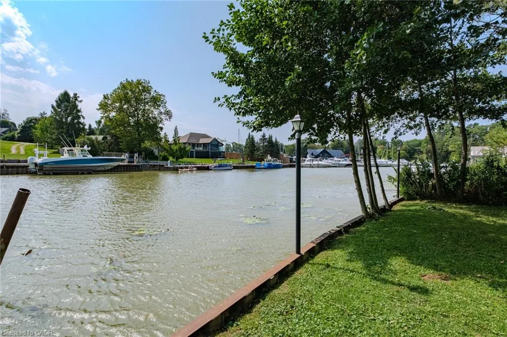 38 Sunninghill Dr