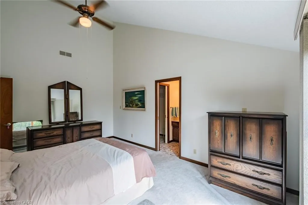 38 Sunninghill Dr