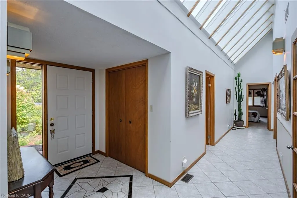 38 Sunninghill Dr
