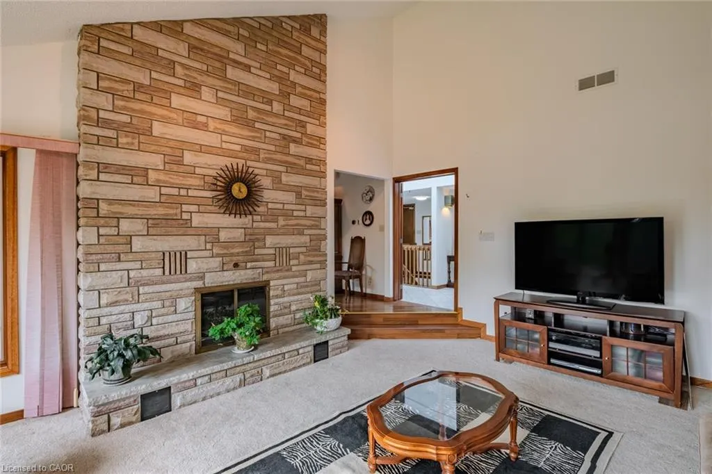 38 Sunninghill Dr