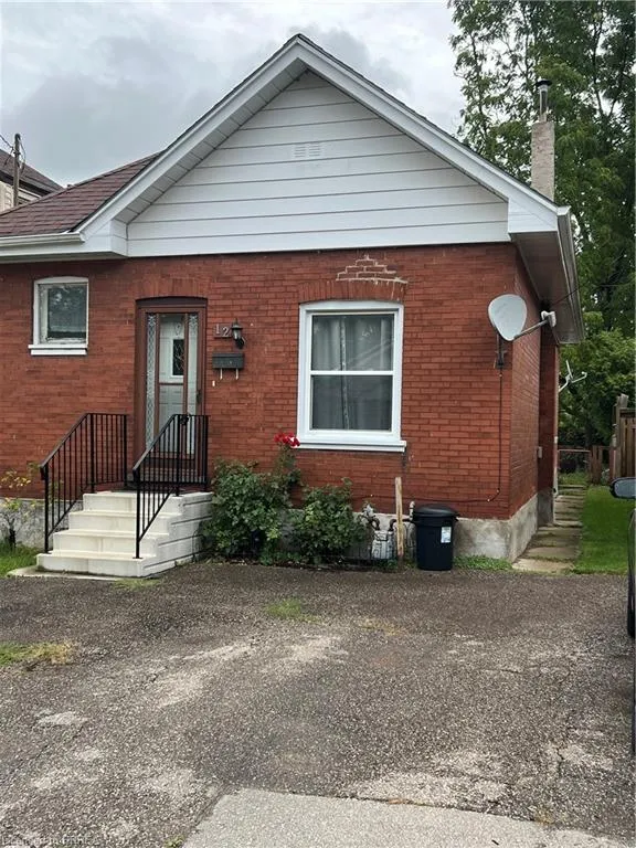 12 Carlyle Street