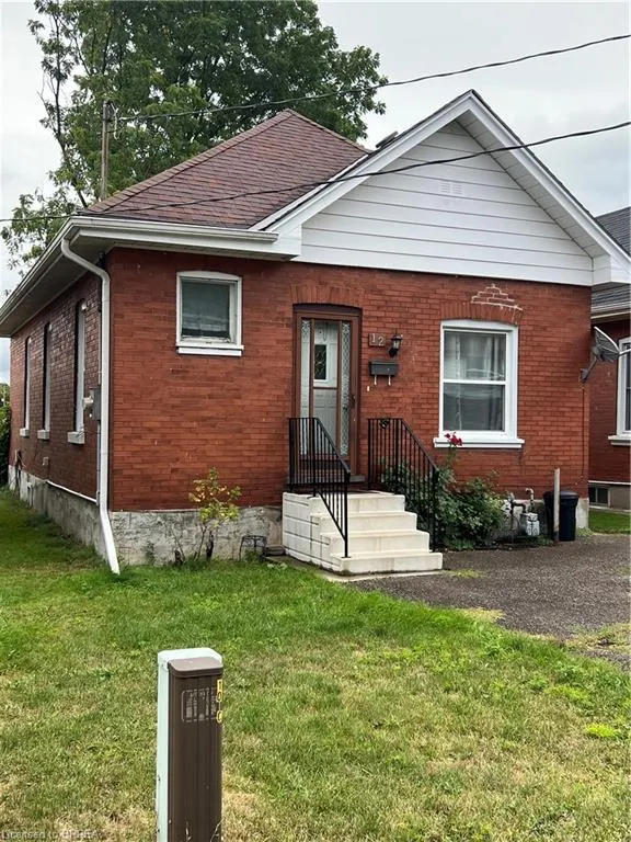 12 Carlyle Street