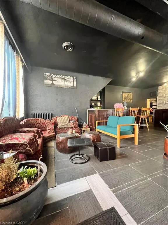 6 Jackson Avenue