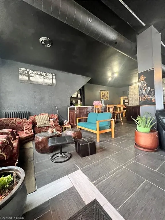 6 Jackson Avenue