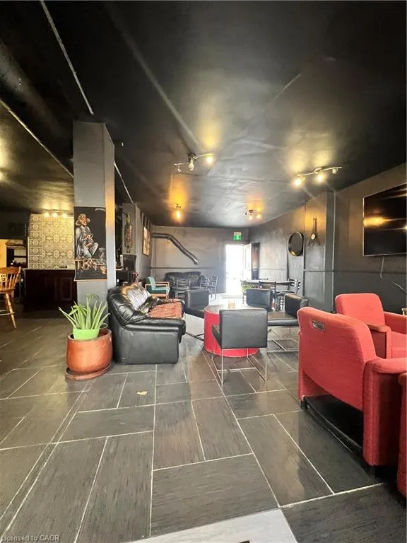 6 Jackson Avenue