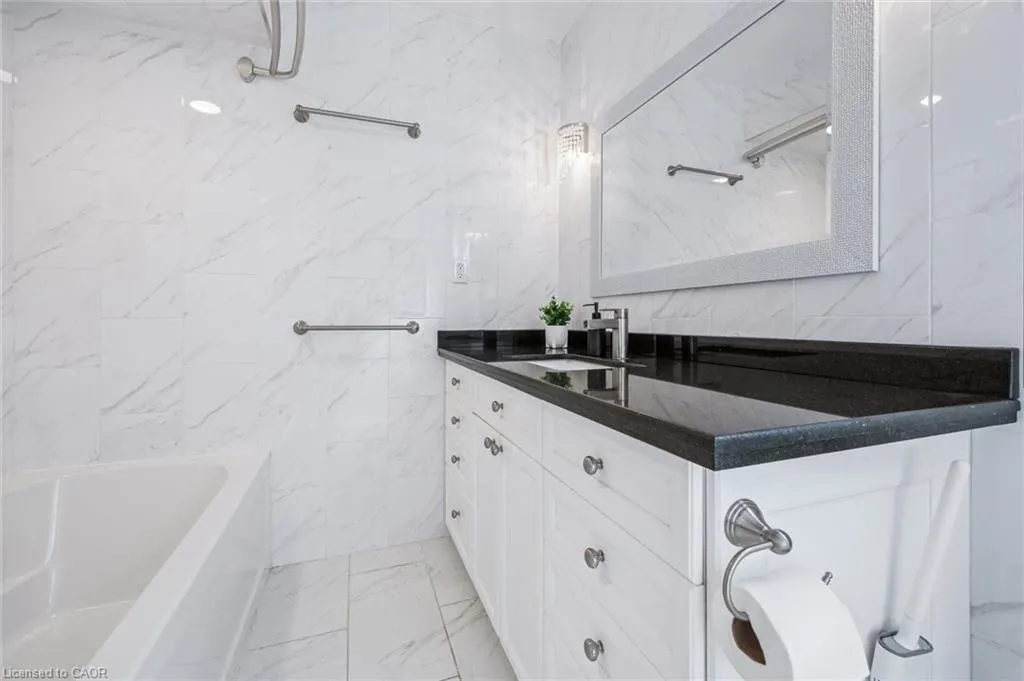 6 Coachman Crescent