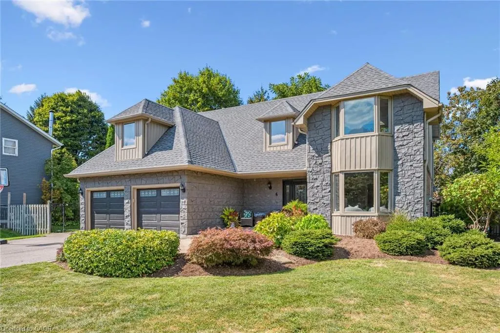 6 Coachman Crescent