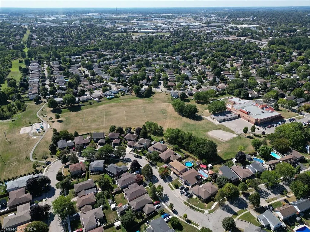 89 Dante Crescent