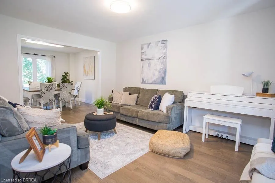 89 Dante Crescent