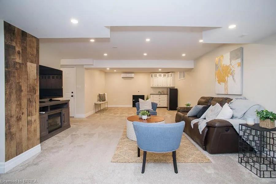 89 Dante Crescent