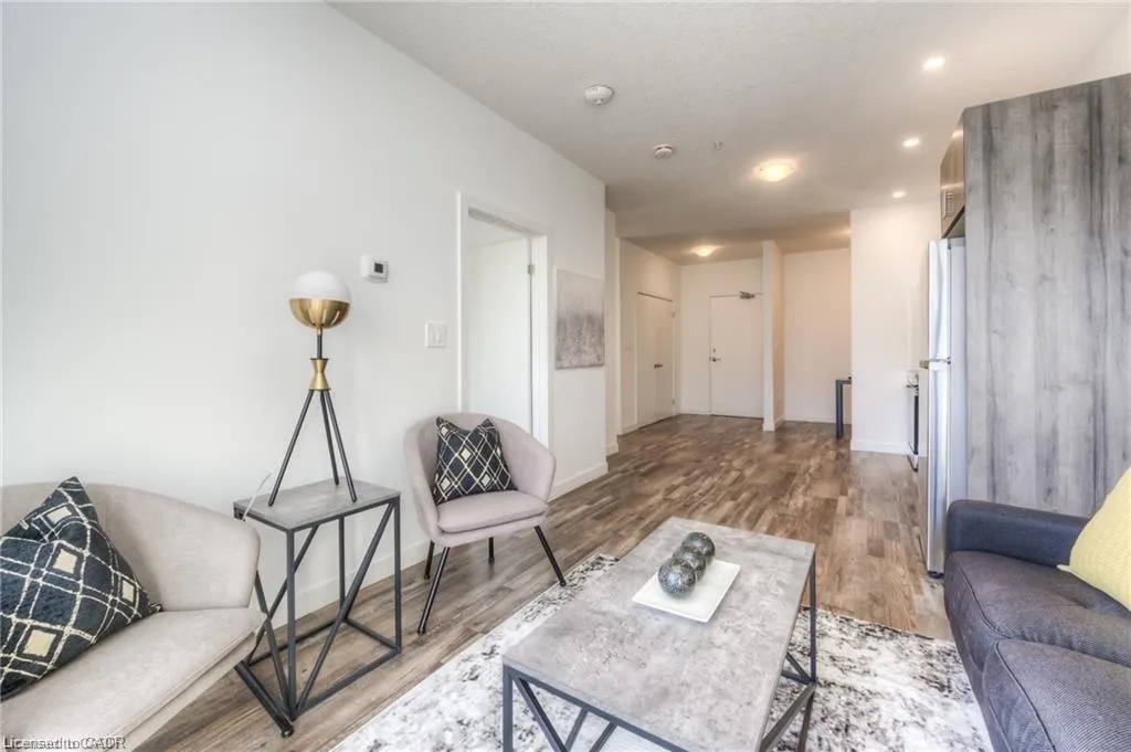 1438 Highland Road W, #605