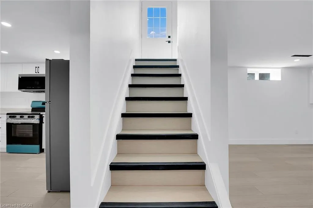 4 Lilacside Drive