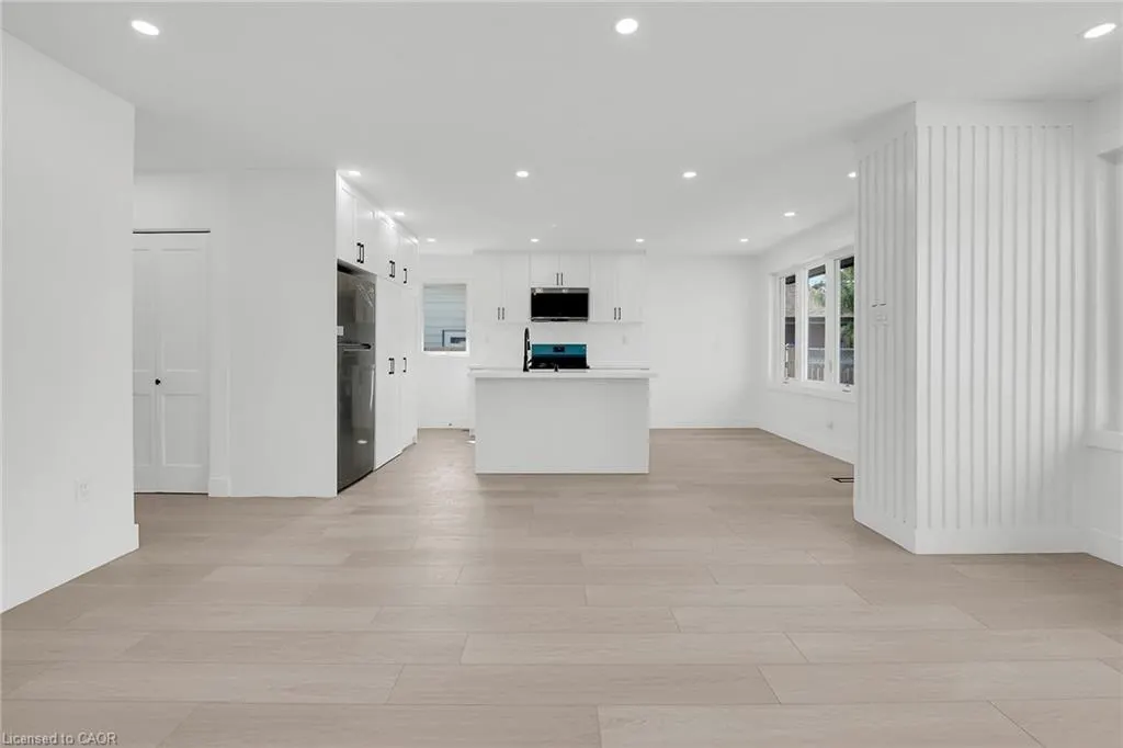 4 Lilacside Drive