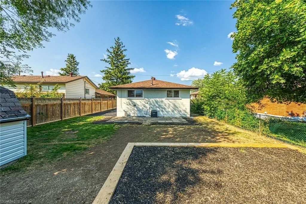 4 Lilacside Drive