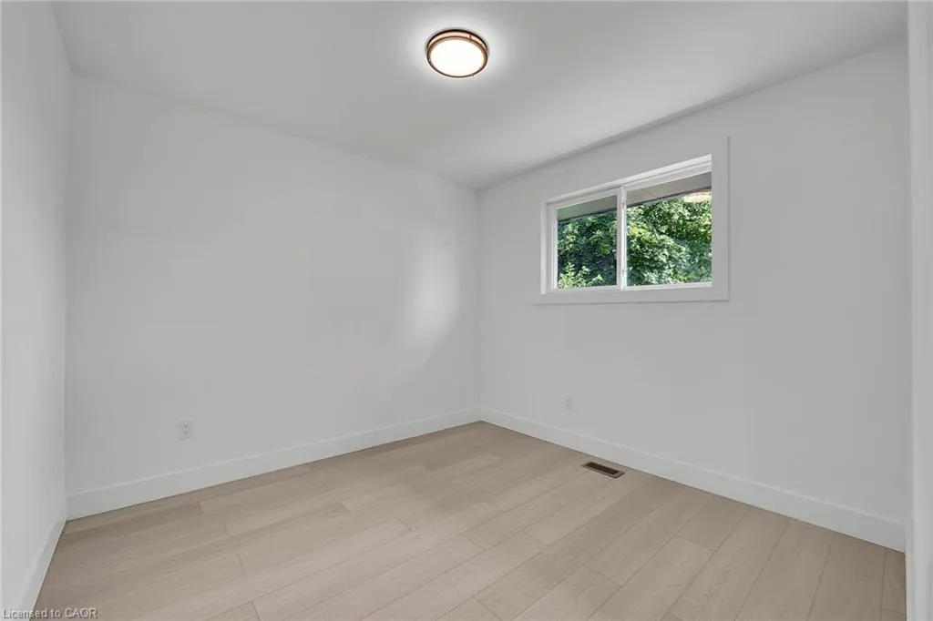 4 Lilacside Drive