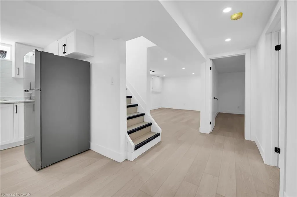 4 Lilacside Drive