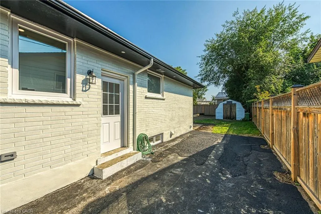 4 Lilacside Drive