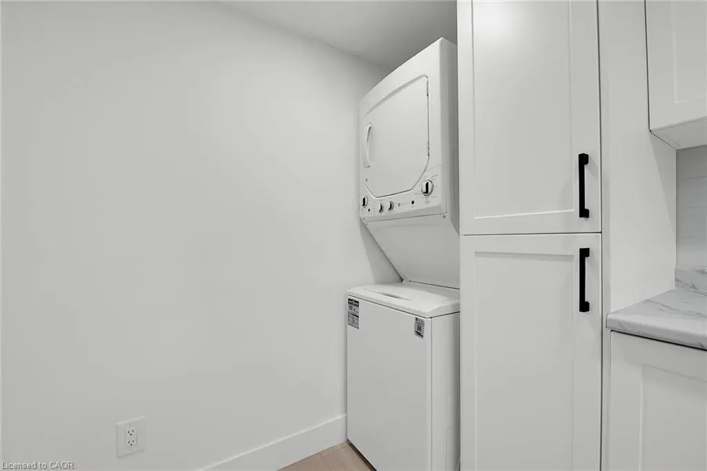 4 Lilacside Drive