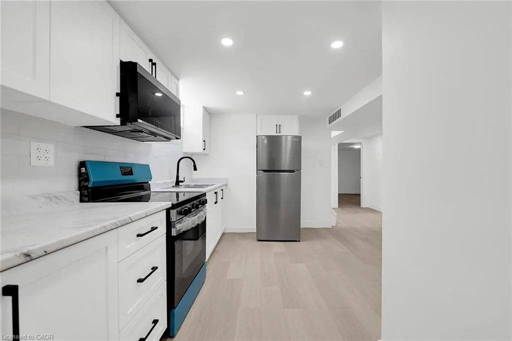 4 Lilacside Drive