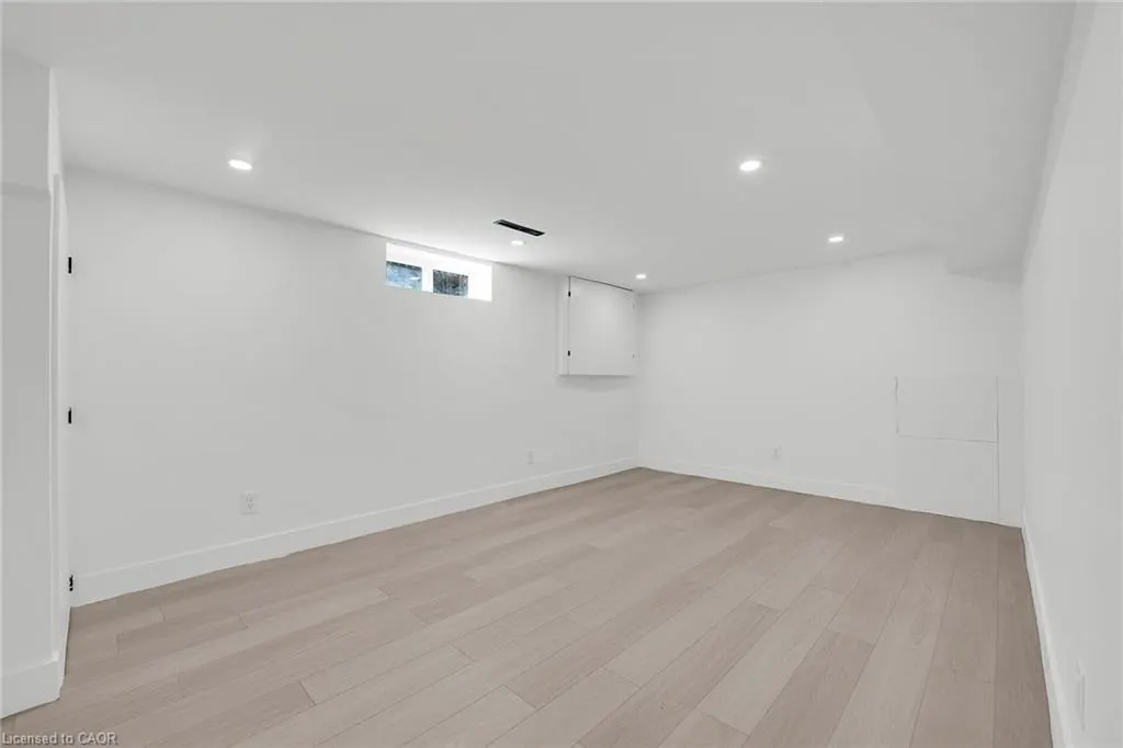4 Lilacside Drive