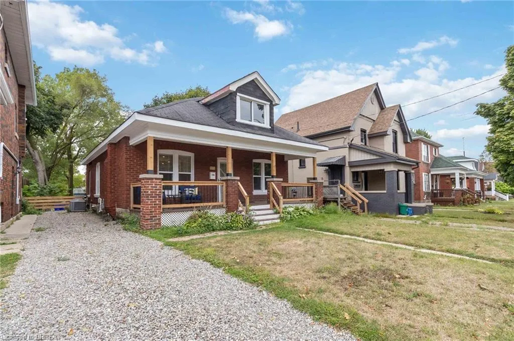 132 Dundas Street
