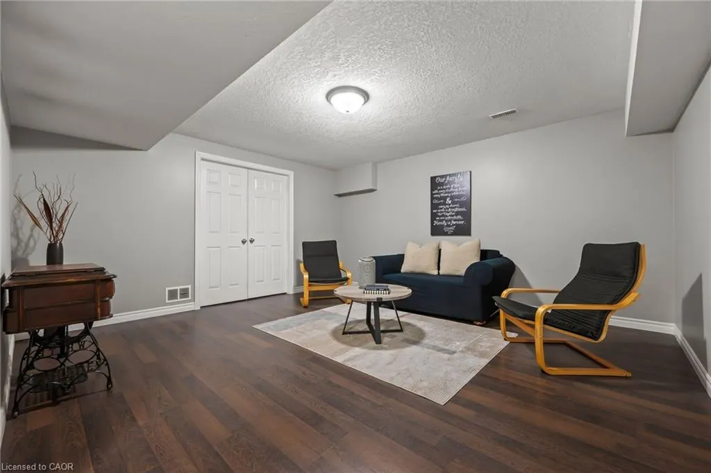 8 Pamela Lane