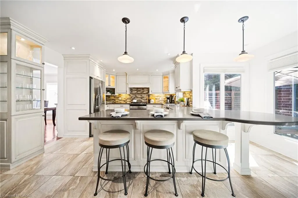 1246 Old Carriage Way