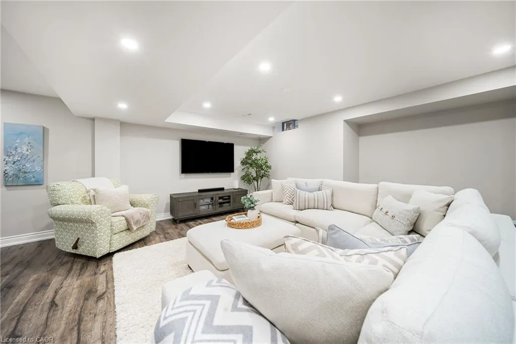 1246 Old Carriage Way