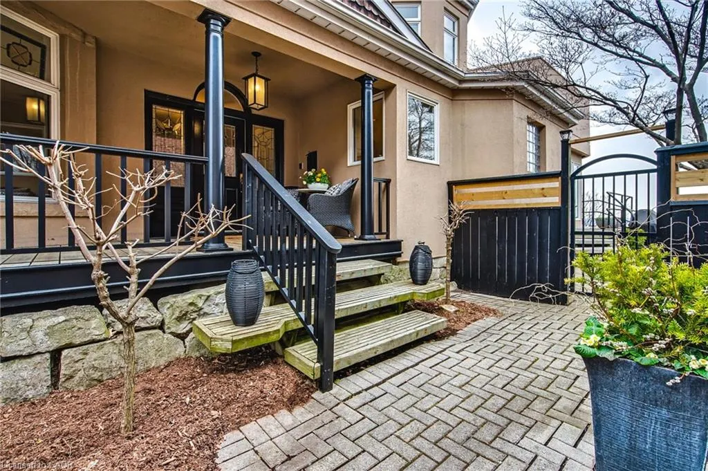 91 Mountain Park Avenue