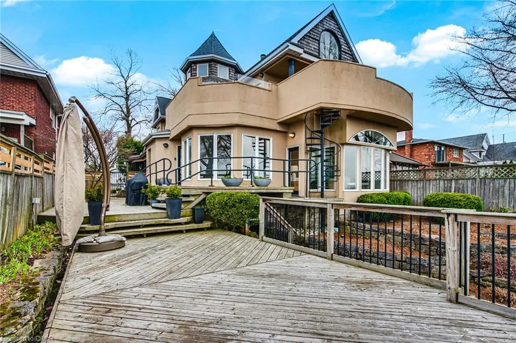 91 Mountain Park Avenue