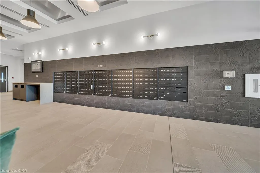 741 King Street W, #906