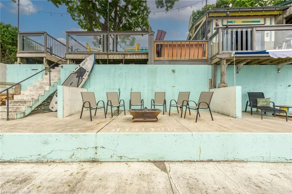 2090 Lakeshore Road
