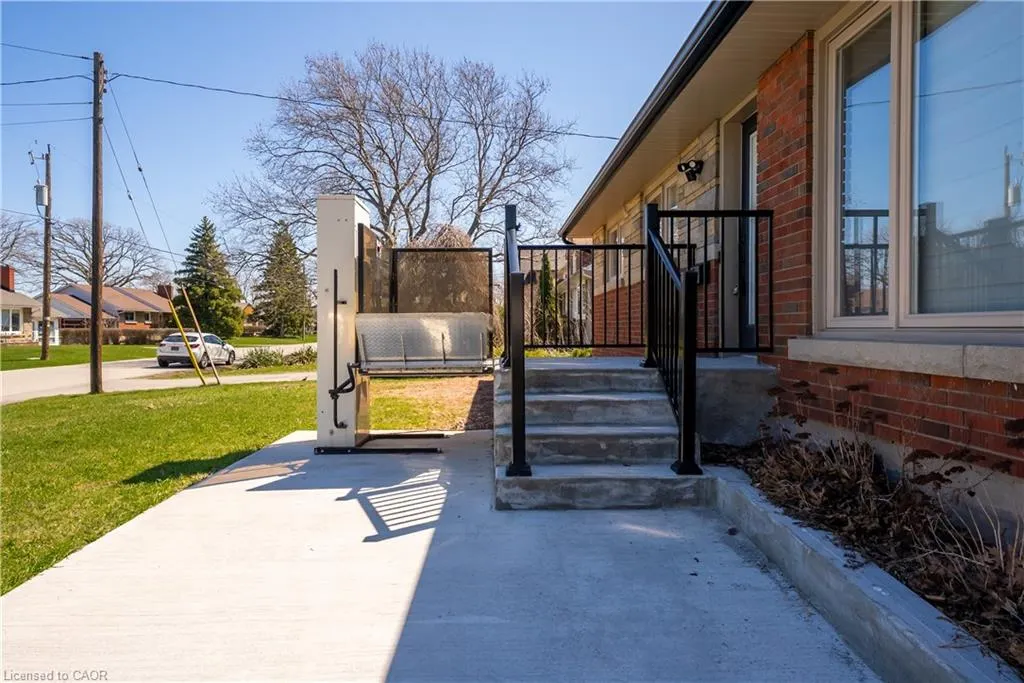 28 Dale Avenue