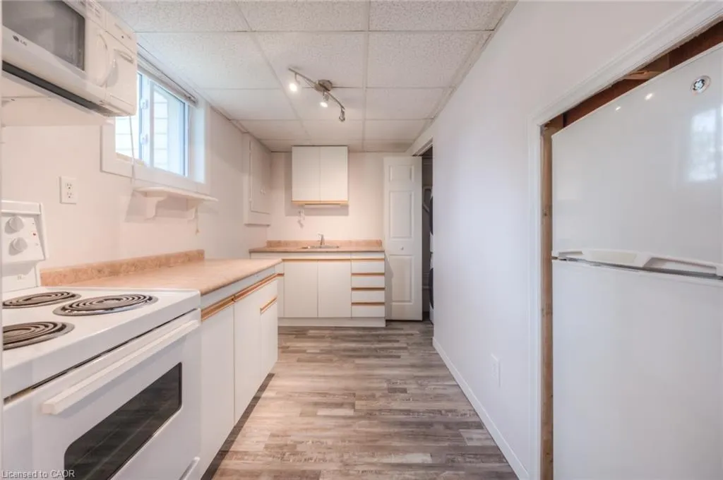57 Kingswood Drive, #LOWER