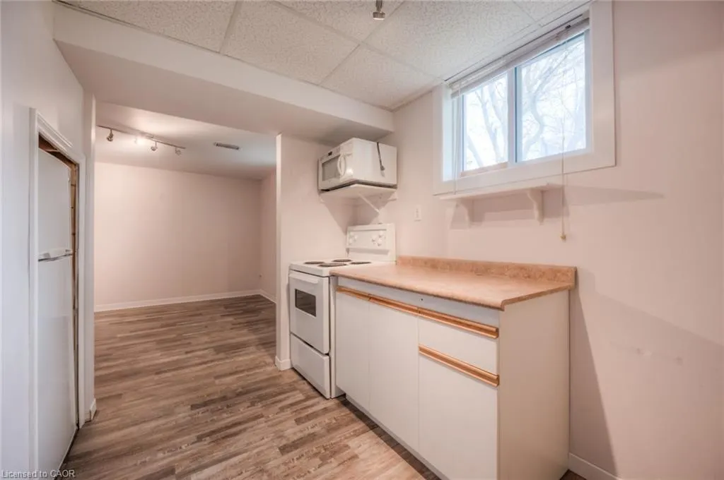 57 Kingswood Drive, #LOWER