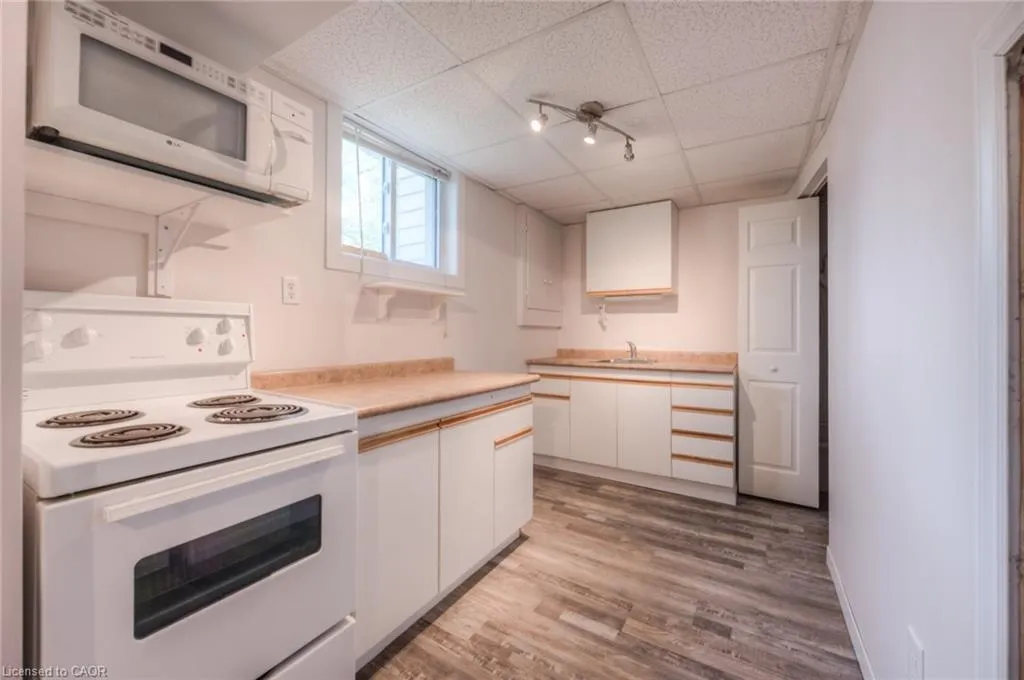 57 Kingswood Drive, #LOWER