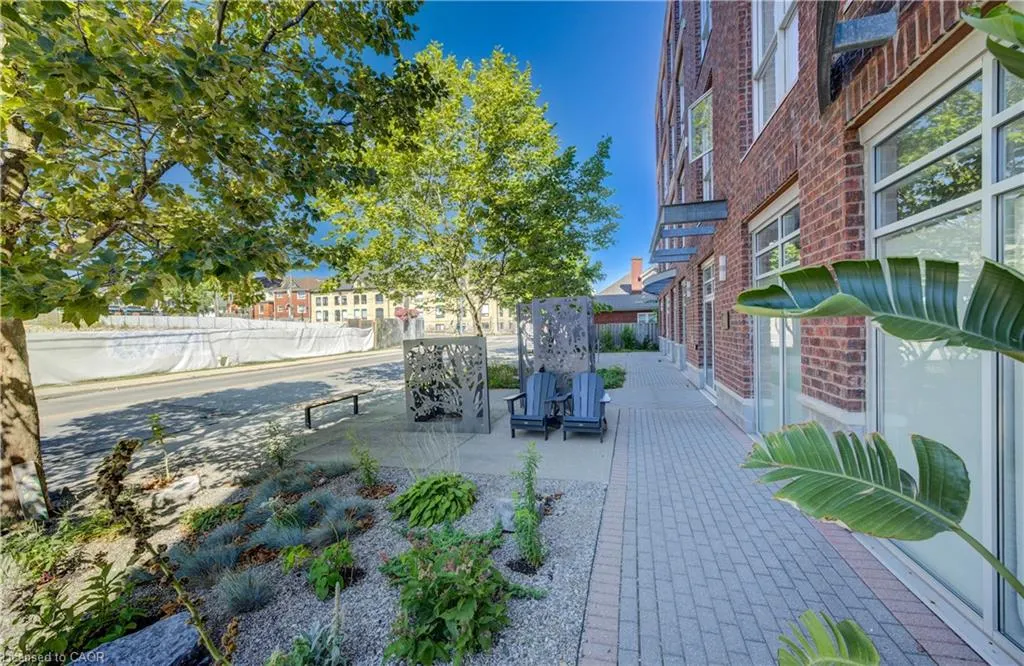 36 Regina Street, #401