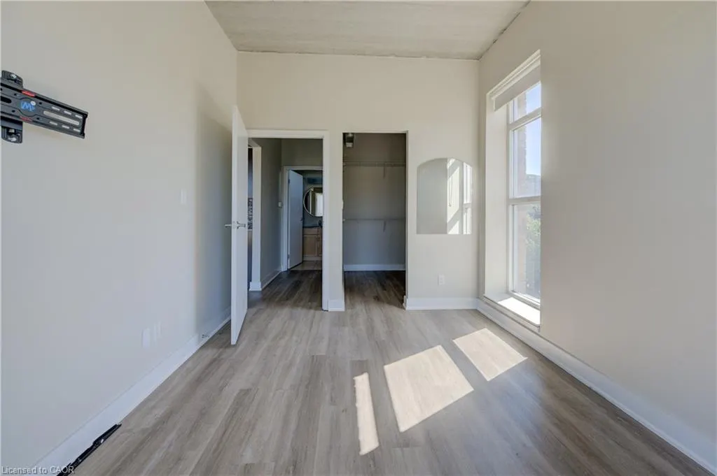 36 Regina Street, #401