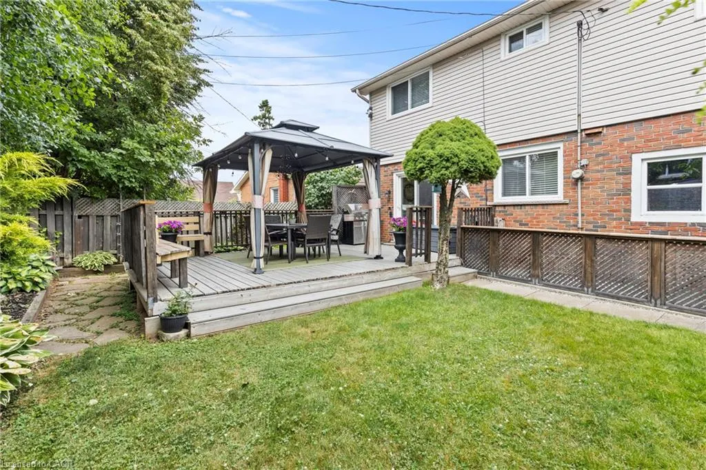 992 Garth Street