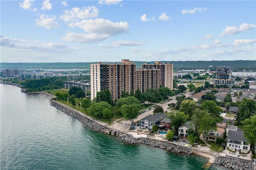500 Green Road, #218