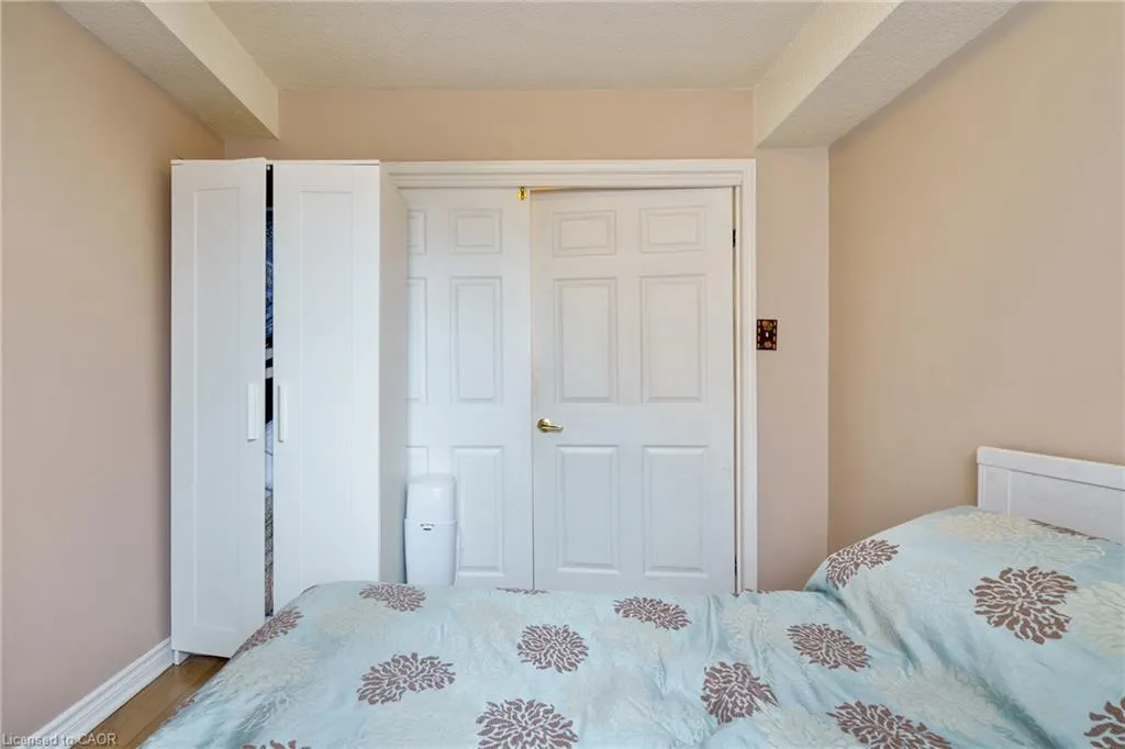 500 Green Road, #218