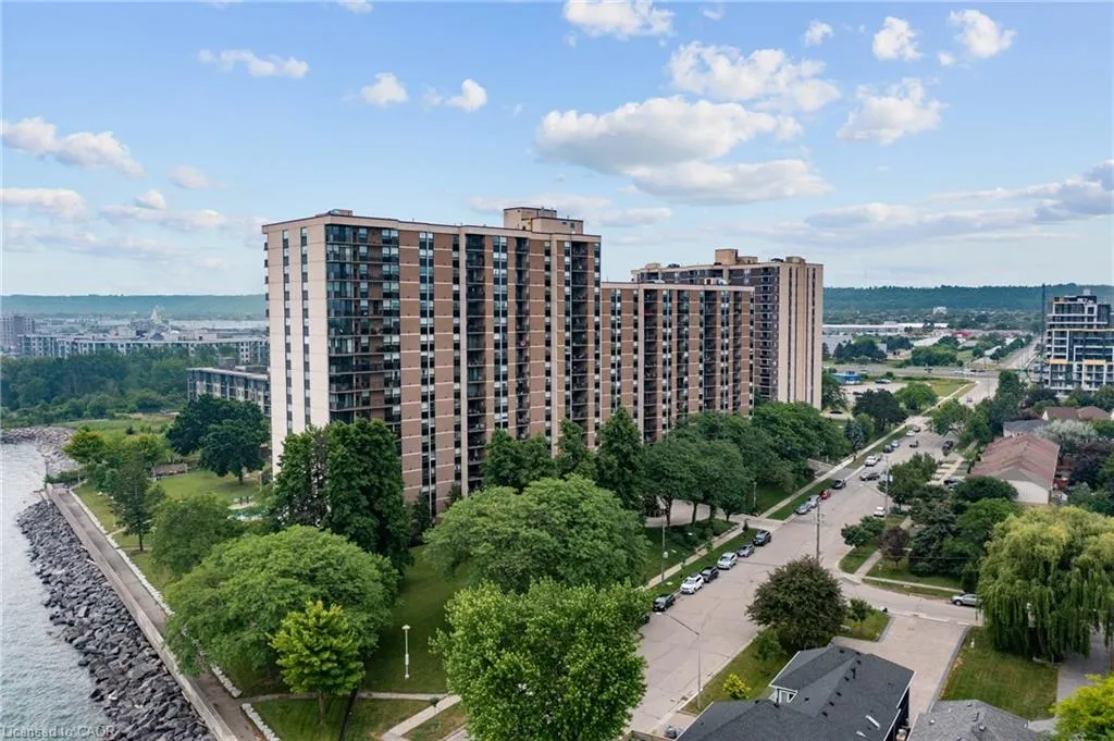 500 Green Road, #218