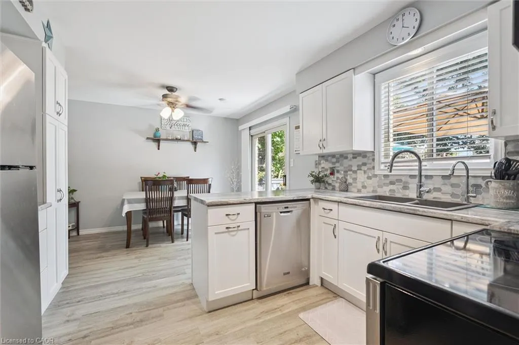 174 Sunpoint Crescent