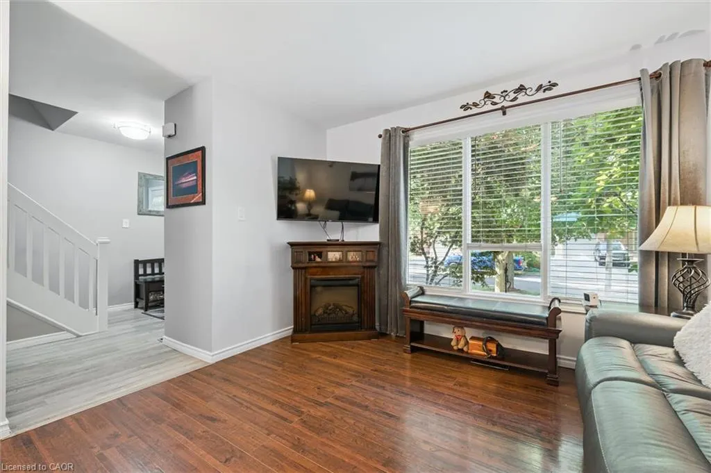 174 Sunpoint Crescent
