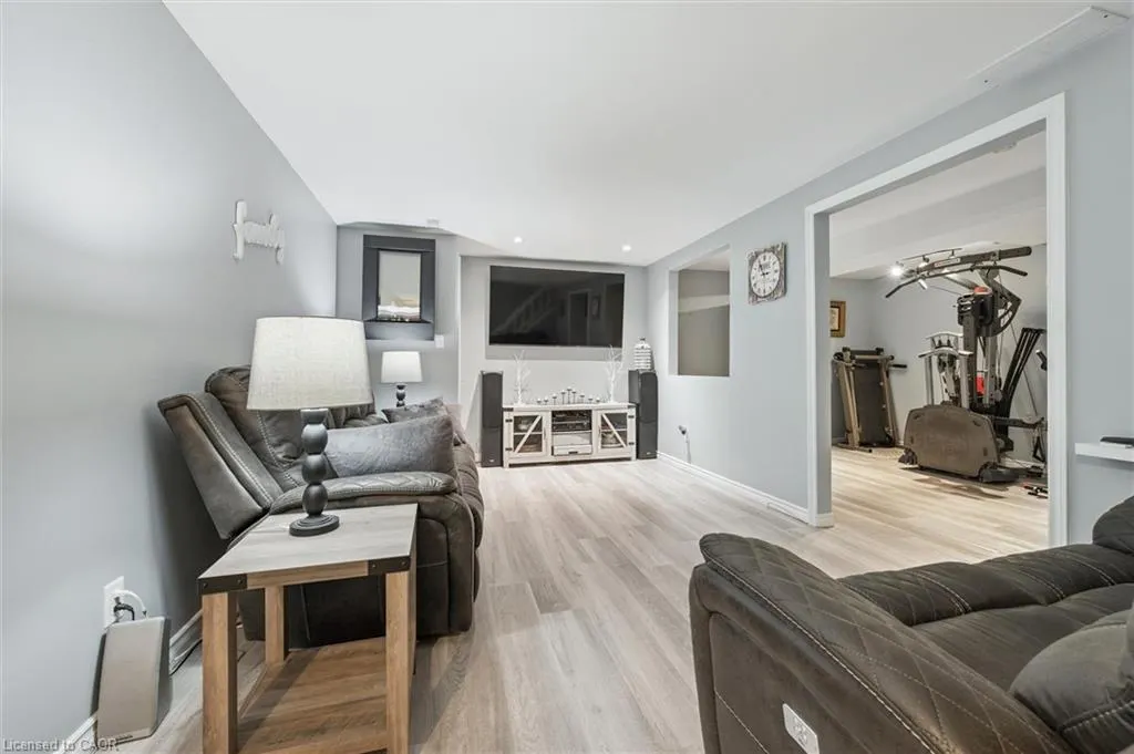 174 Sunpoint Crescent