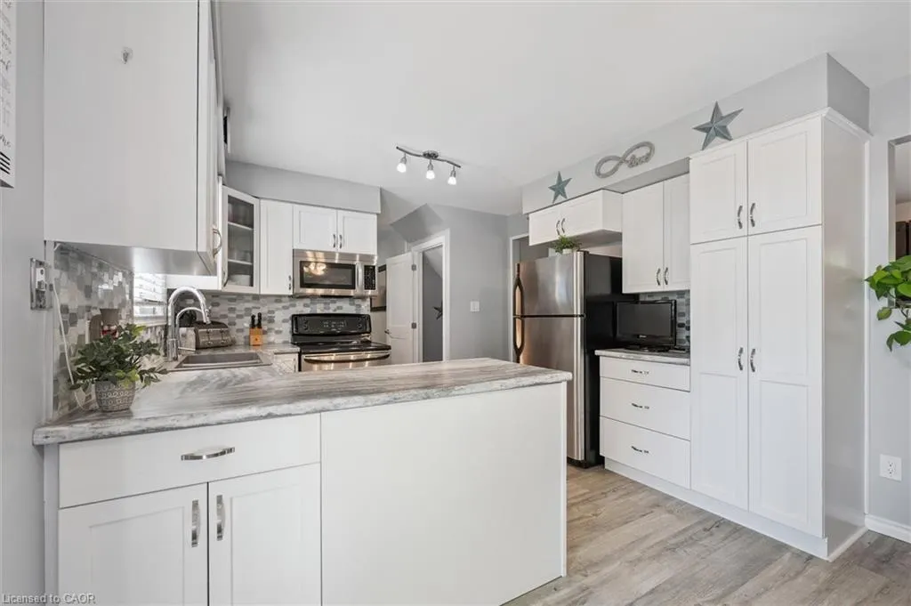 174 Sunpoint Crescent