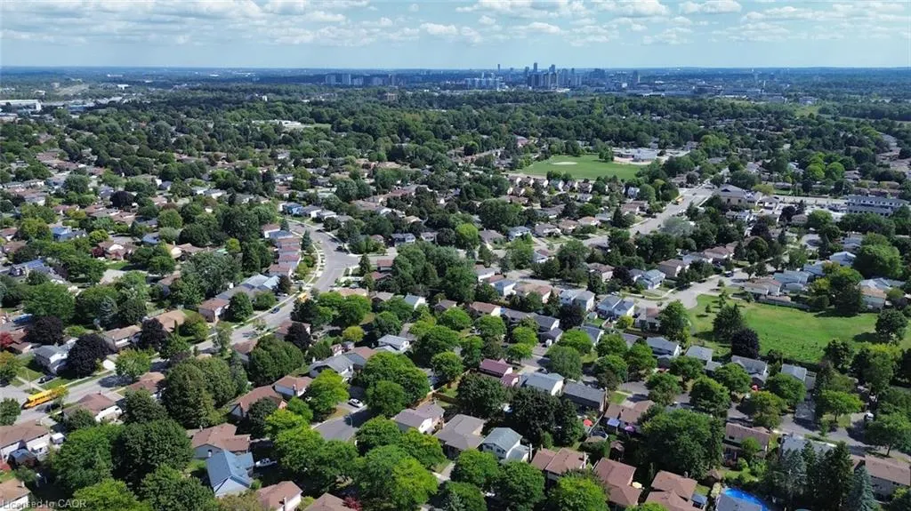 174 Sunpoint Crescent